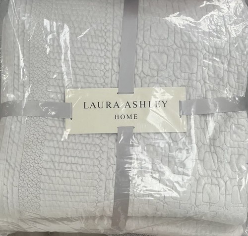 Bnwt sophisticated laura - bnwt,
