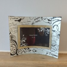 Curved frame with French