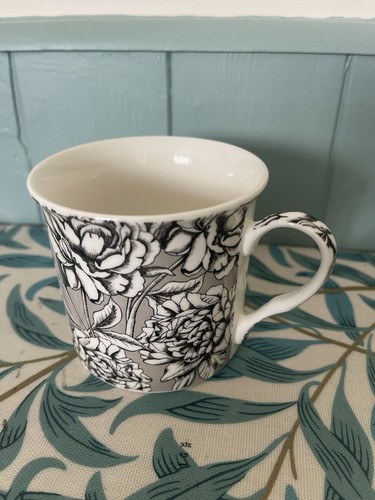 Sainsbury floral rose grey - rose,