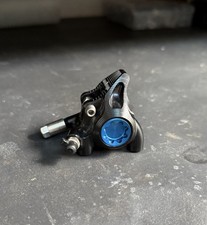 Hope X2 Flat Mount Brake Calliper, Black w Blue Or Black Bore Caps, Excellent