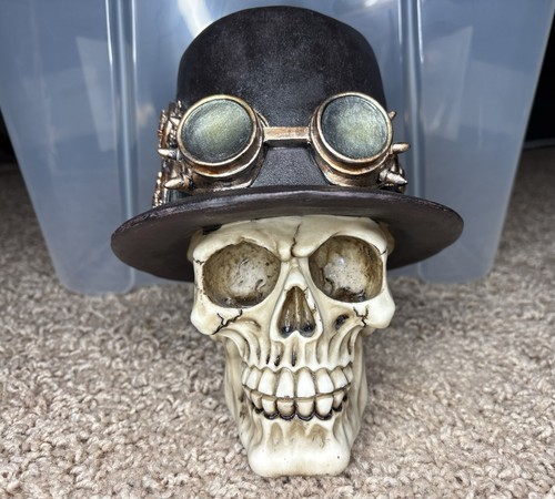 Steampunk skull figurine - figurine, w/