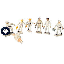 Figures Garage Attendants