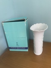 Kaiser Bisque Porcelain Vase Alassio 651 R With Box 8” Tall Perfect Condition.
