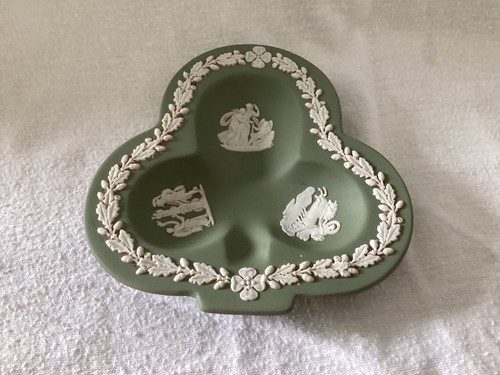 Wedgwood green jasperware club - green,