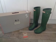 ladies green tall hunter wellies-size 5 -with original box-worn once
