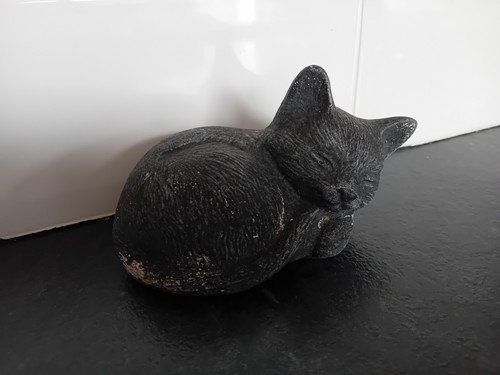 Black cat statue memorial - cat,