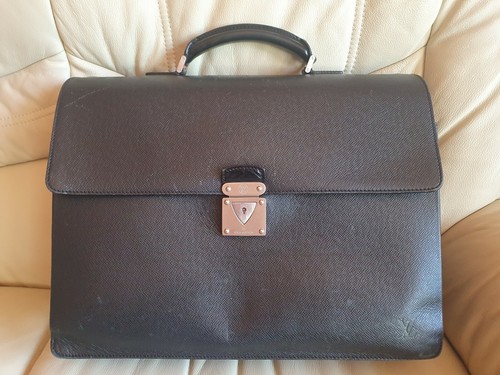 Louis vuitton taiga black - taiga,