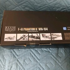 Elite Force 1/32 F4J   Phantom