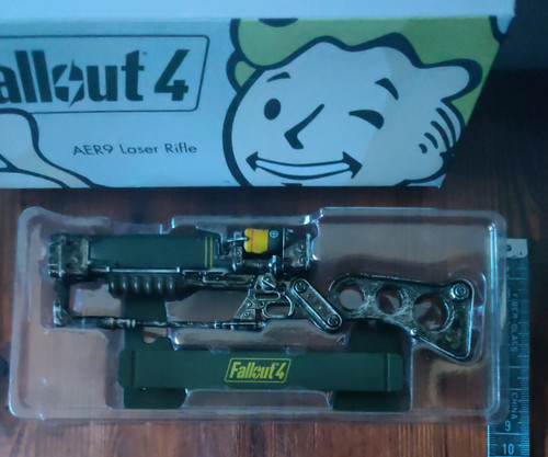 Fallout aer9 laser rifle - 4,