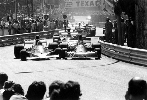 Denny hulme mclaren m23 - mclaren, locks