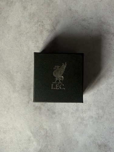 Liverpool badge pin box - in,