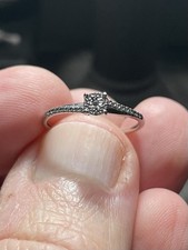 18ct White Gold Dainty Diamond