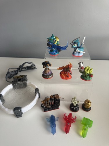 Skylanders trap team - team, figures