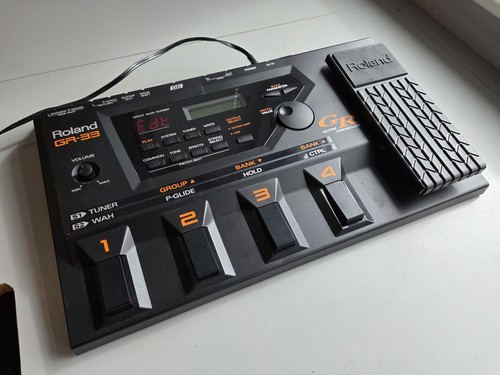 Roland guitar - gr-33,