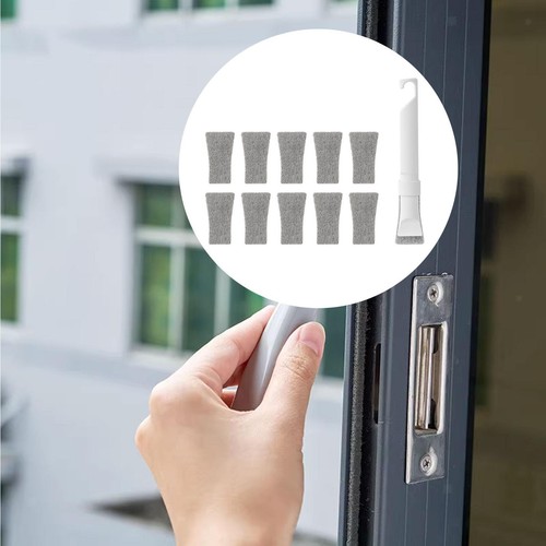 Gap cleaning brush window - cleaning,