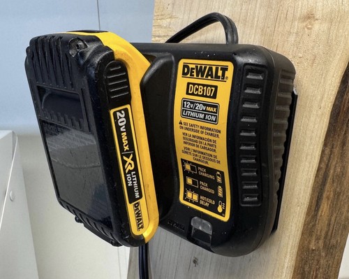 Dewalt battery charger - battery, holder