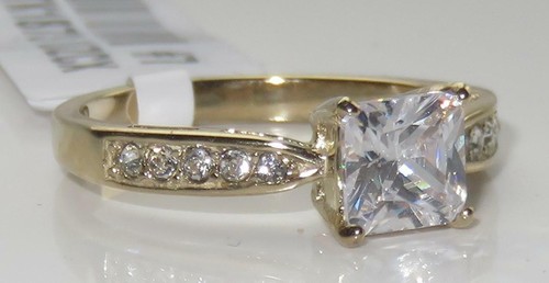 Ladies gold ring princess - , cut
