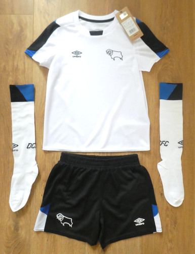Bnwt boys years derby - years,