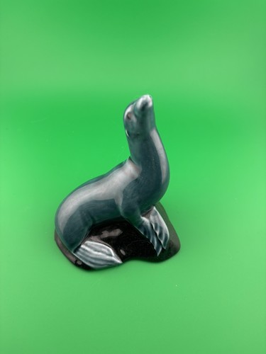 Pottery seal figurine - figurine, grey