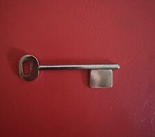 Brattonsound gun cabinet Key Silver.