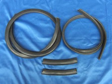 JAGUAR DAIMLER BONNET REST