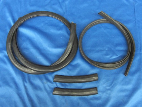 Jaguar daimler bonnet rest - bonnet,