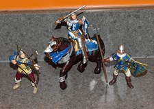 Papo Plastic  toy knight figs