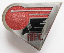 NORTHAMPTON TOWN - Excellent Vintage Enamel Football Pin Badge