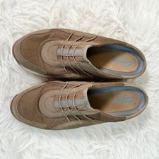 Clarks Women’s Size Use