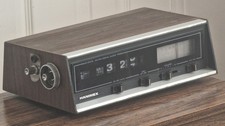 Hanimex Flip Clock Radio / Vintage / Rare / Space Age / Wood / Silver / 1970's