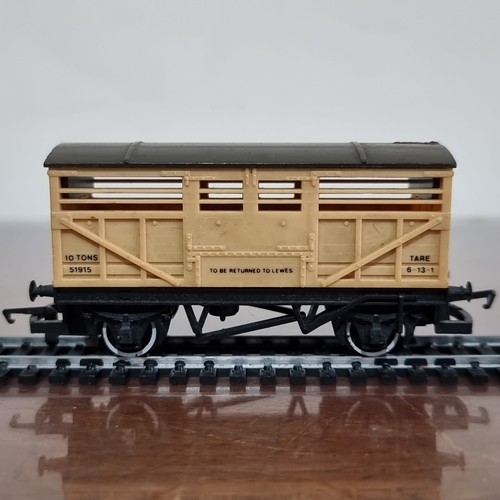 Hornby r106 10 ton cattle - s.r.,