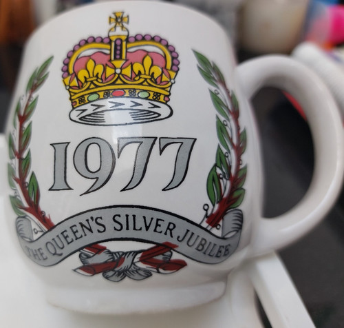 Vintage pot bellied 1977 - vintage,