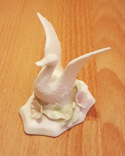 Bird figurine hathaway - figurine,