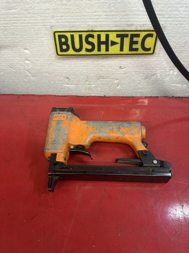 Pneumatic air stapler - pneumatic,