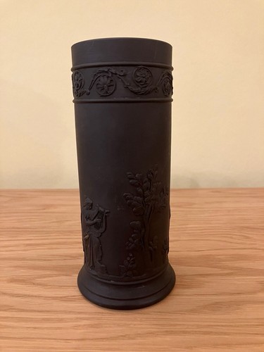 Wedgwood black basalt spill - wedgwood,
