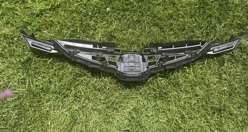 Mazda front bumper - front, badge