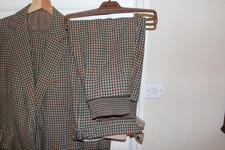 Shooting Suit with trousers and 2 pairs breeks. Highest quality tweed