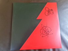 Feeder - Black / Red - Clear