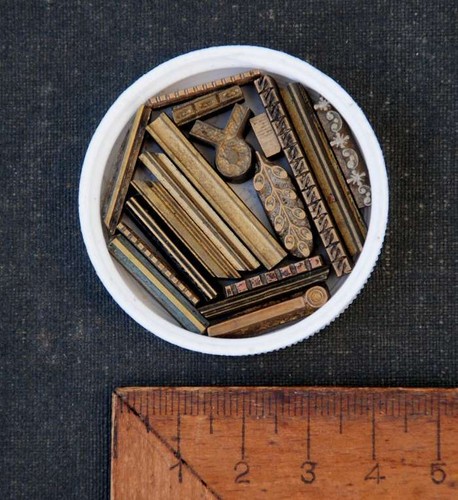 Lot brass ornaments lines - lot,