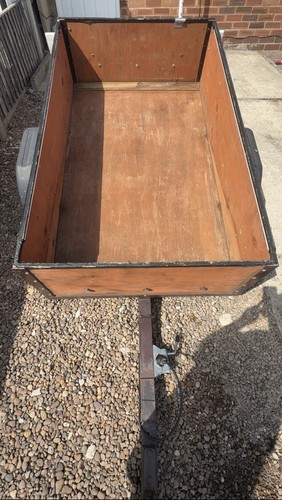 Solid lightweight trailer with - lightweight,
