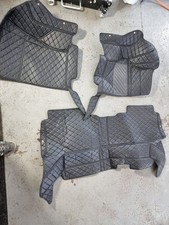 Rangerover L405 Luxury Padded Floor Mat Set, Good Condition, Small Stain On One