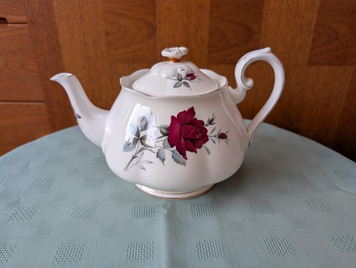 Vintage royal albert - royal, bone