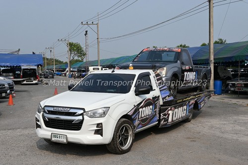 Truck photo 12x8 isuzu d - truck,