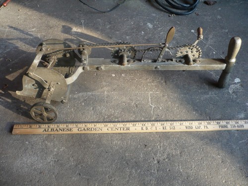 Antique hay straw cutter - ,