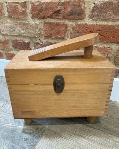 Vintage wooden shoe shine box - wooden,
