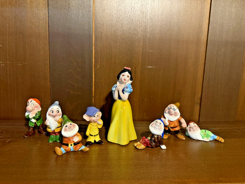Vintage walt disney - disney, snow