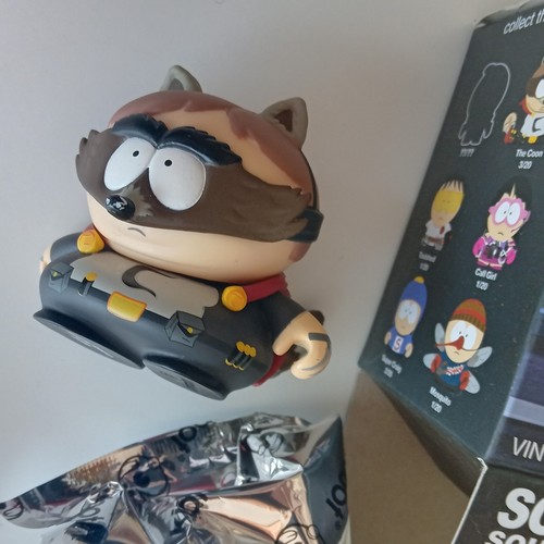 Kidrobot the fractured but - the,