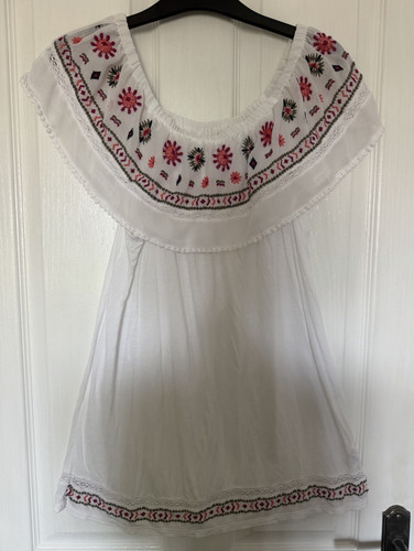 White off shoulder embroidered - off,