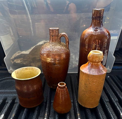Mixed lot stoneware bottles - lot,