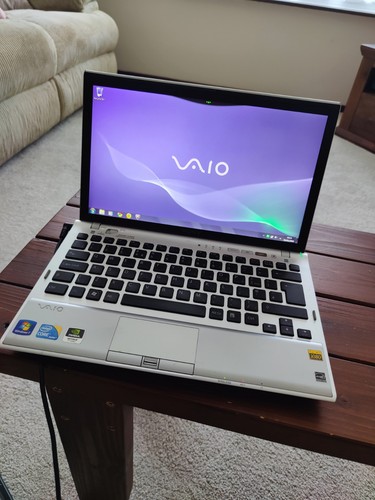 Silver sony vaio vpcz1 - sony,